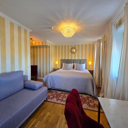 מרייסטד Vaenerport Lakefront Hotell מראה חיצוני תמונה