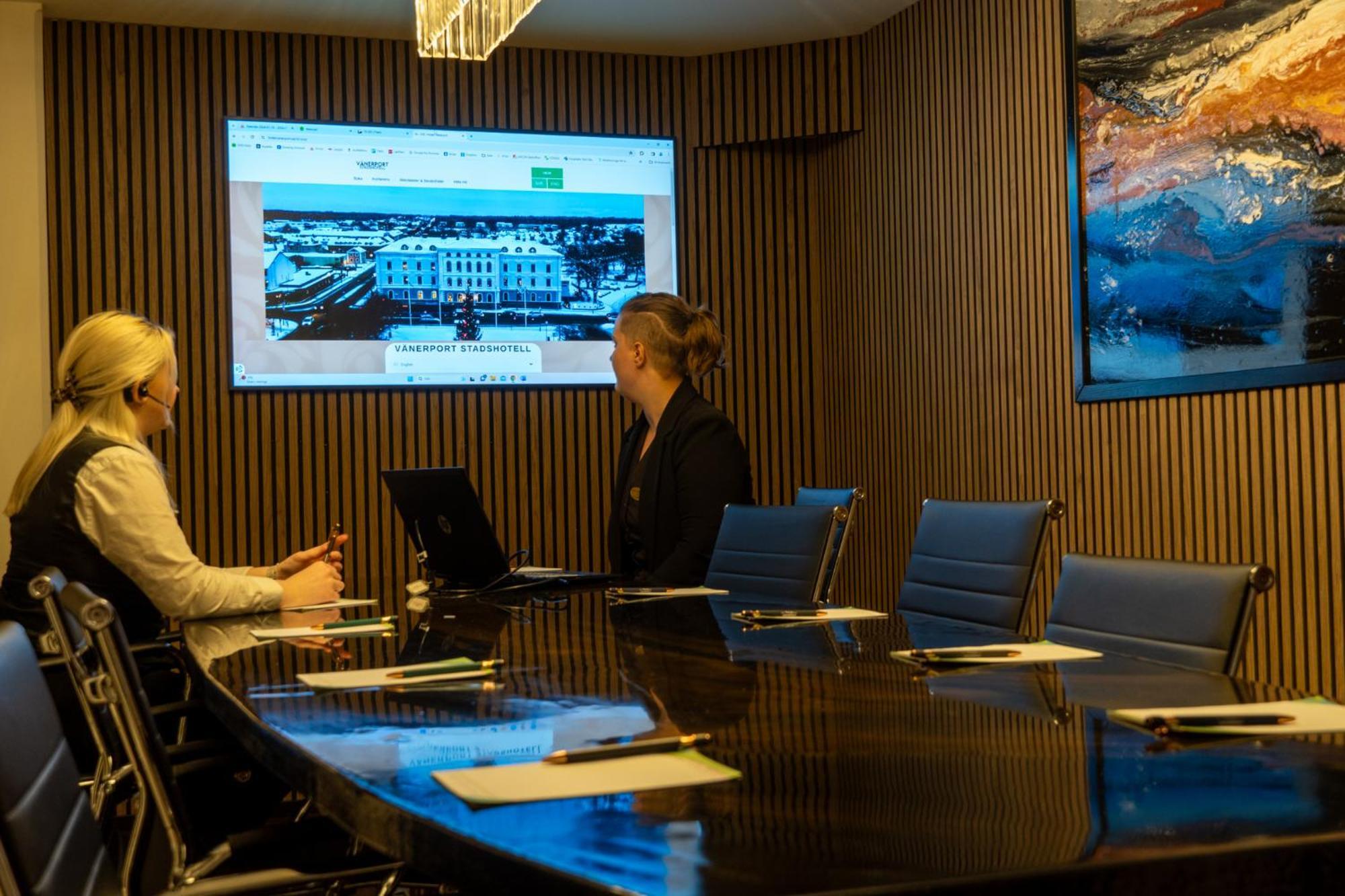 מרייסטד Vaenerport Lakefront Hotell מראה חיצוני תמונה