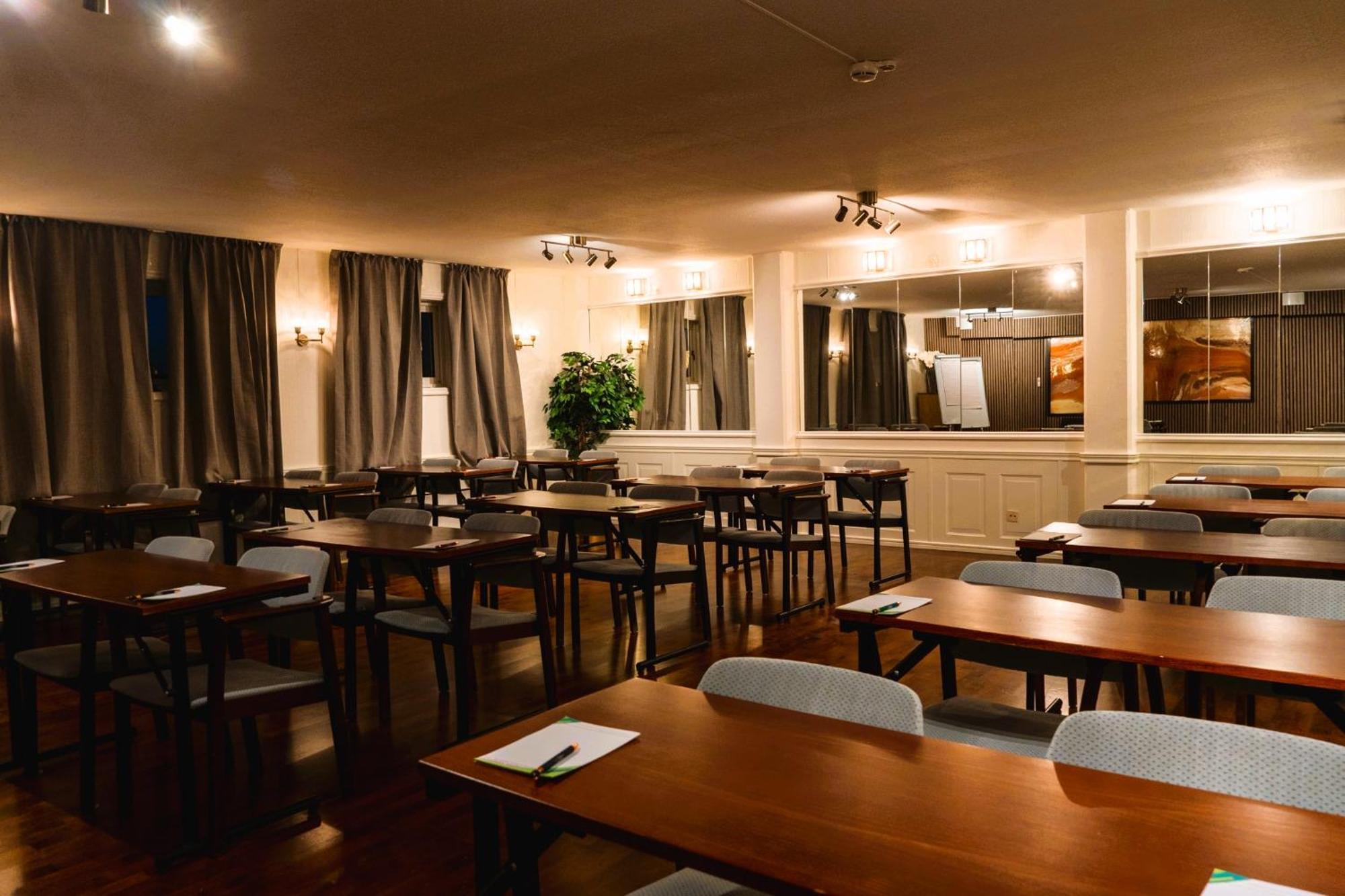 מרייסטד Vaenerport Lakefront Hotell מראה חיצוני תמונה