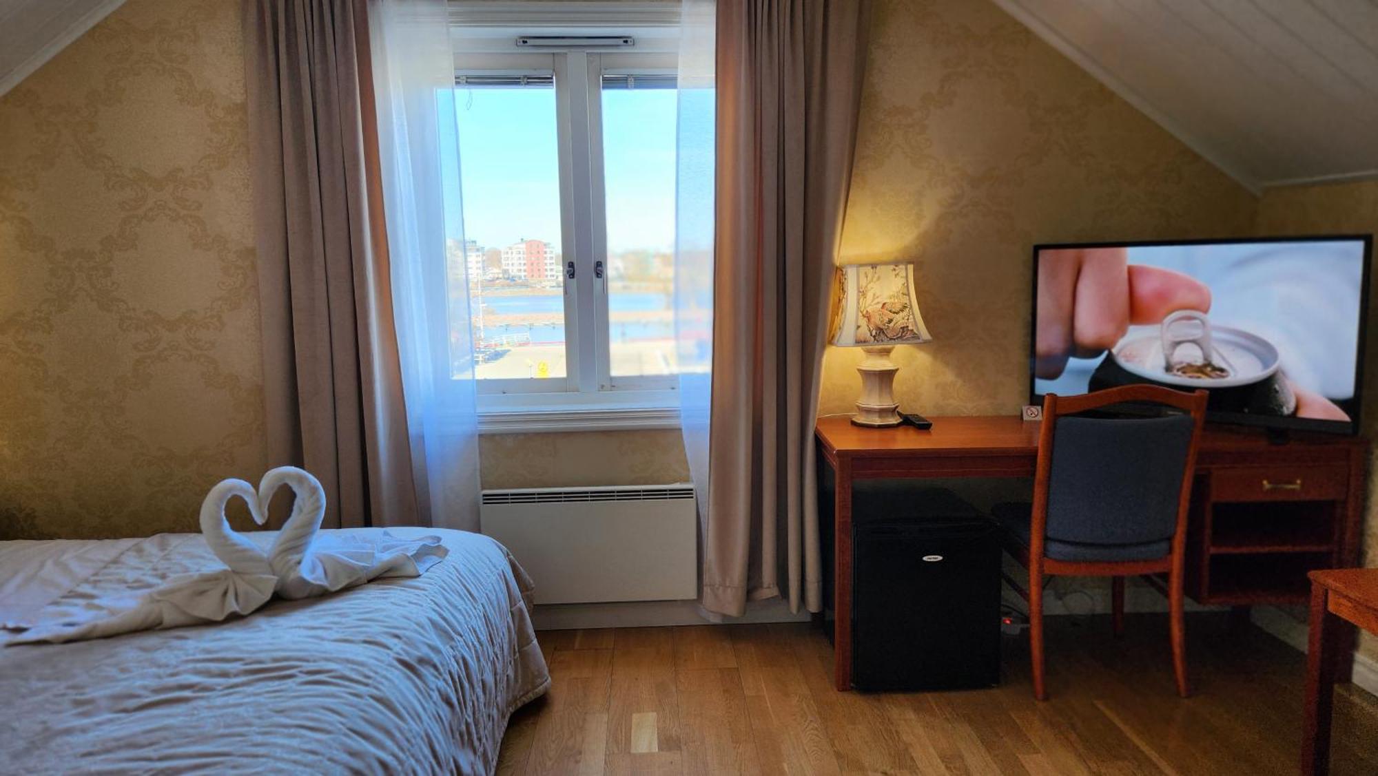 מרייסטד Vaenerport Lakefront Hotell מראה חיצוני תמונה