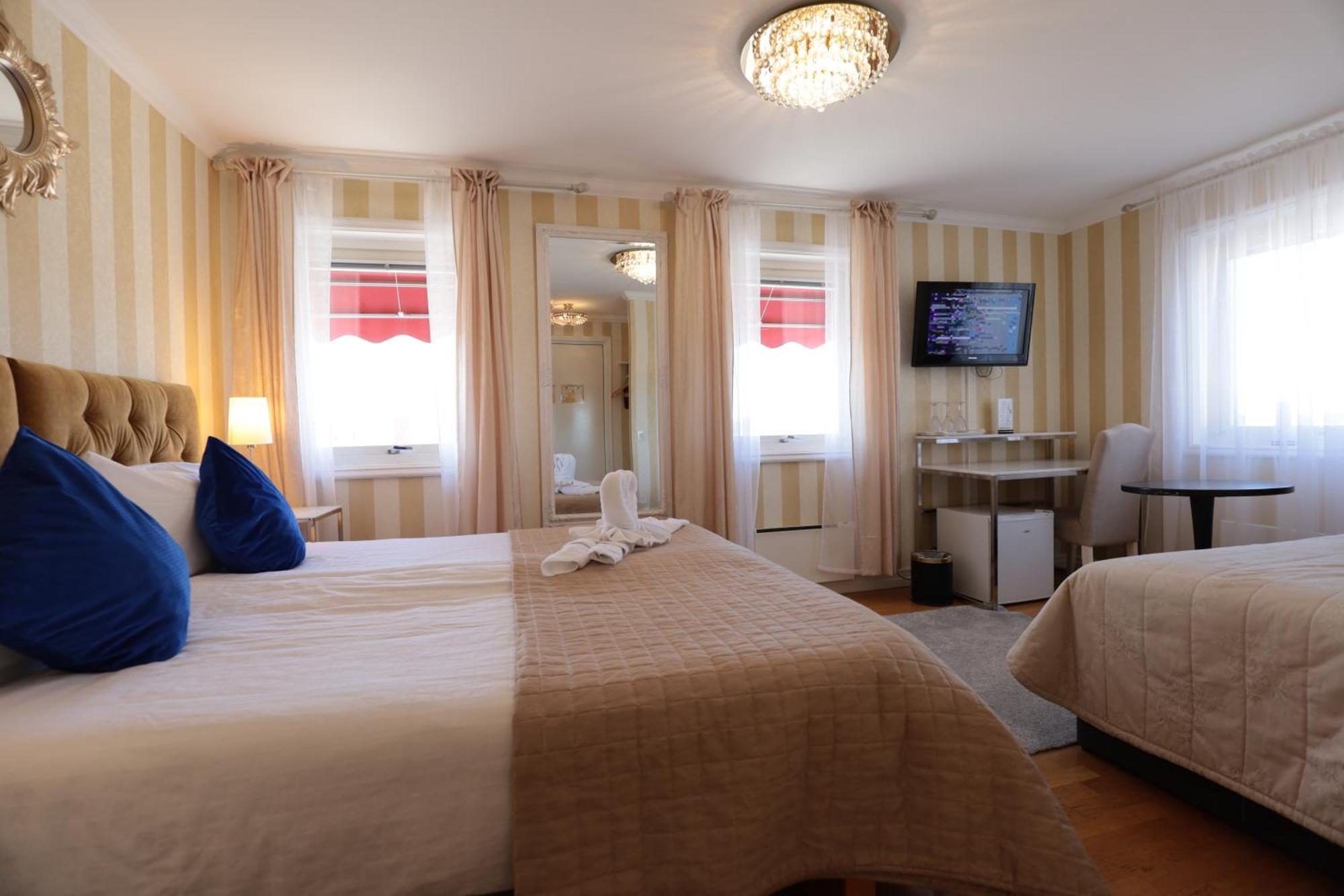 מרייסטד Vaenerport Lakefront Hotell מראה חיצוני תמונה