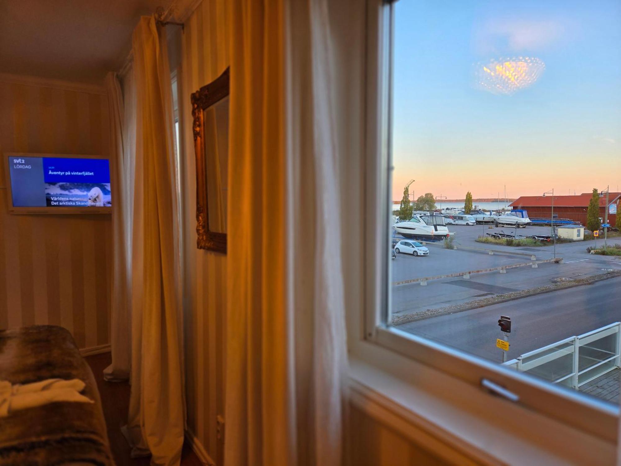 מרייסטד Vaenerport Lakefront Hotell מראה חיצוני תמונה