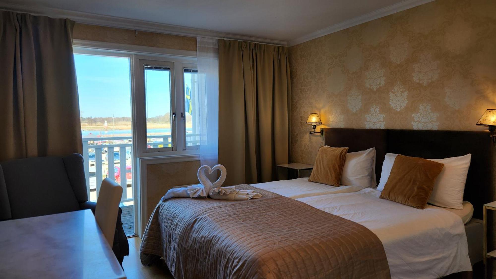 מרייסטד Vaenerport Lakefront Hotell מראה חיצוני תמונה