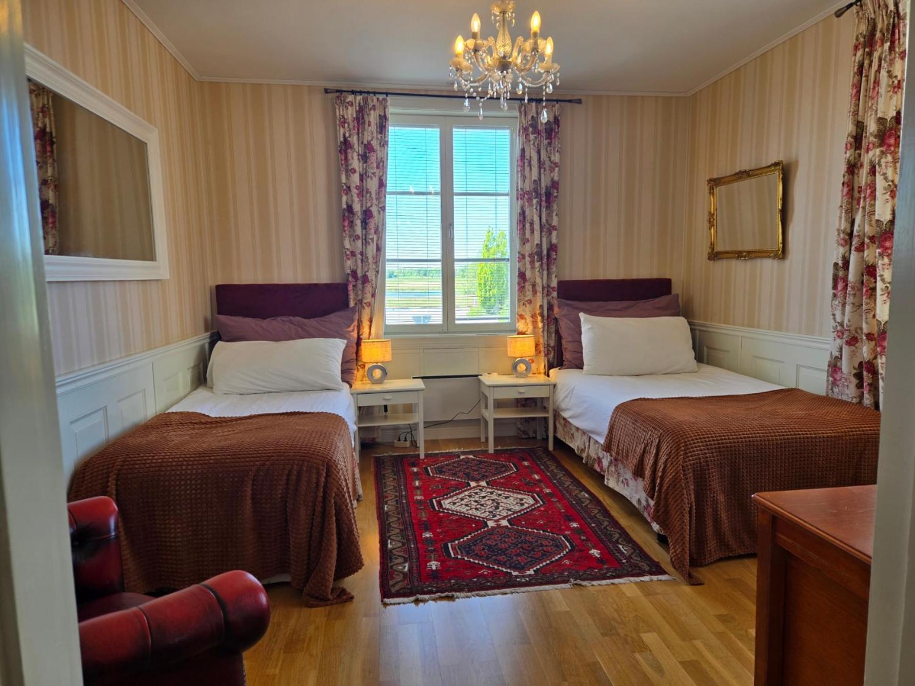 מרייסטד Vaenerport Lakefront Hotell מראה חיצוני תמונה