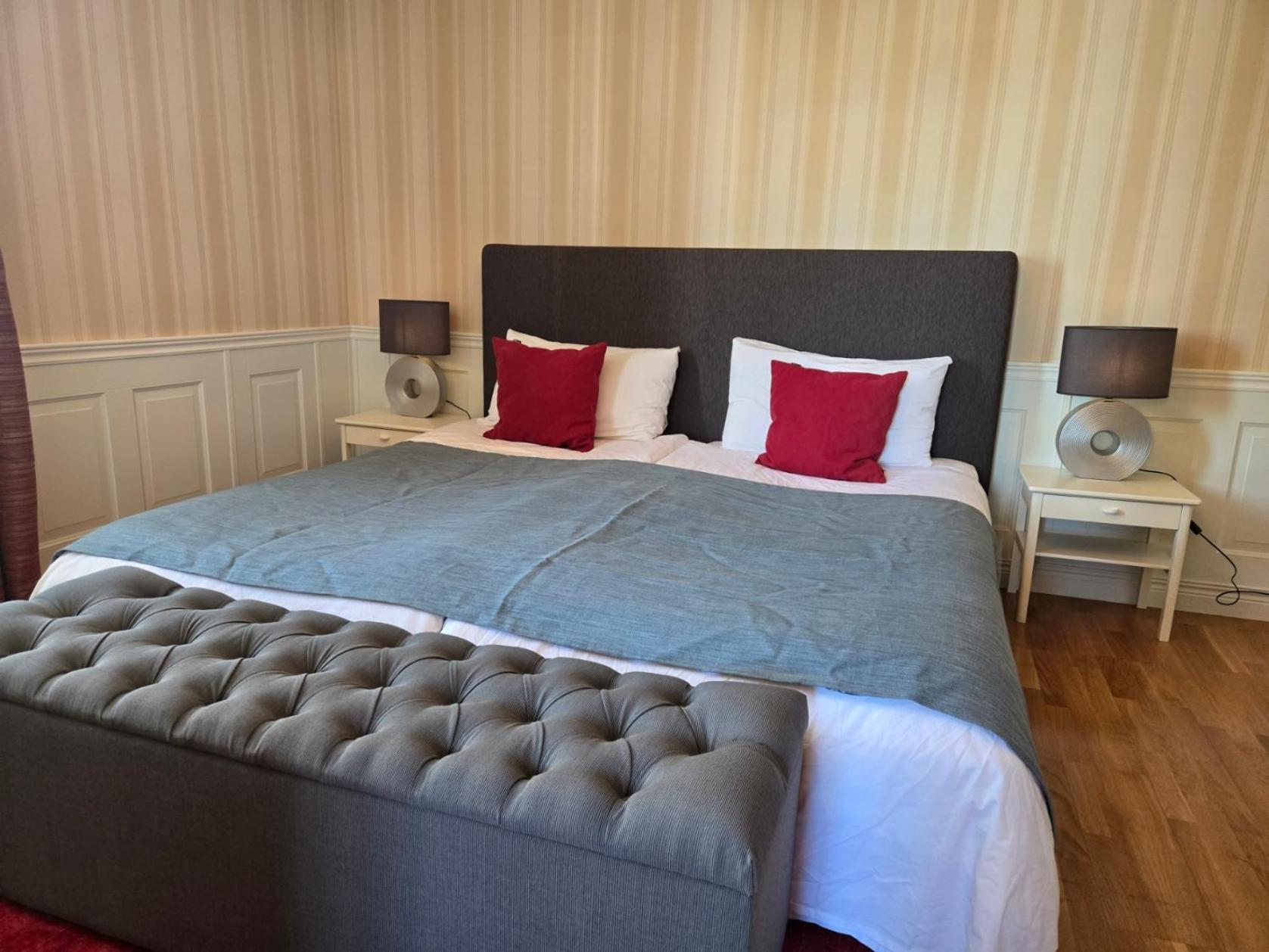 מרייסטד Vaenerport Lakefront Hotell מראה חיצוני תמונה